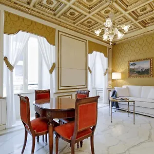  Apartamento Elegant Nearby Trevi Fountain Italia